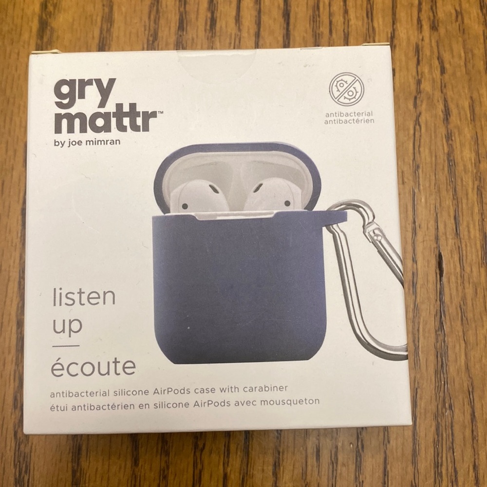 AirPod case with carabiner